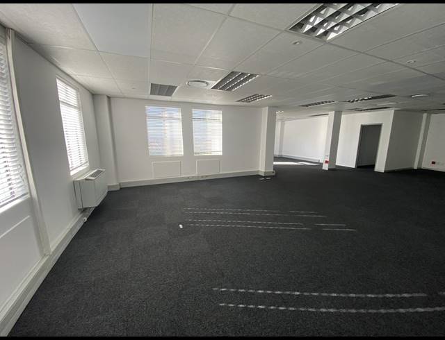138M² OFFICE TO LET IN STEENBERG